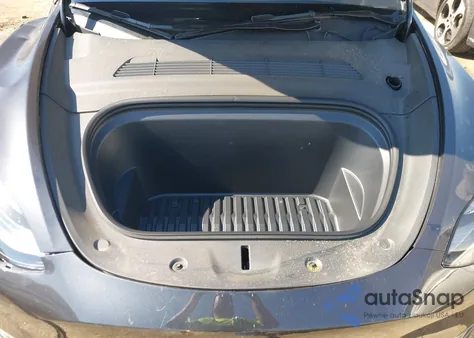 2025 Tesla Model Y Long Range Dual Motor All-Wheel Drive z USA, uszkodzony, nr VIN 7SAYGDEE9SF248703